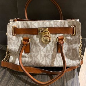 Michael Kors Vanilla Shoulder Handbag